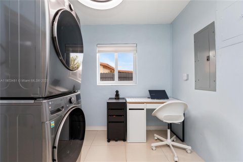 Villa ou maison à vendre à Miami, Floride: 3 chambres, 126.72 m2 № 1956037 - photo 30