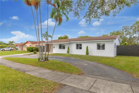 Villa ou maison à vendre à Miami, Floride: 3 chambres, 126.72 m2 № 1956037 - photo 3