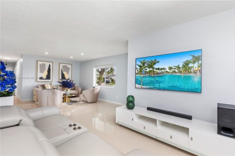 Villa ou maison à vendre à Miami, Floride: 3 chambres, 126.72 m2 № 1956037 - photo 6