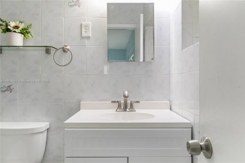 Villa ou maison à vendre à Miami, Floride: 3 chambres, 126.72 m2 № 1956037 - photo 28