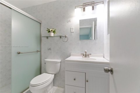 Villa ou maison à vendre à Miami, Floride: 3 chambres, 126.72 m2 № 1956037 - photo 27