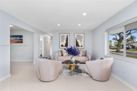 Villa ou maison à vendre à Miami, Floride: 3 chambres, 126.72 m2 № 1956037 - photo 7