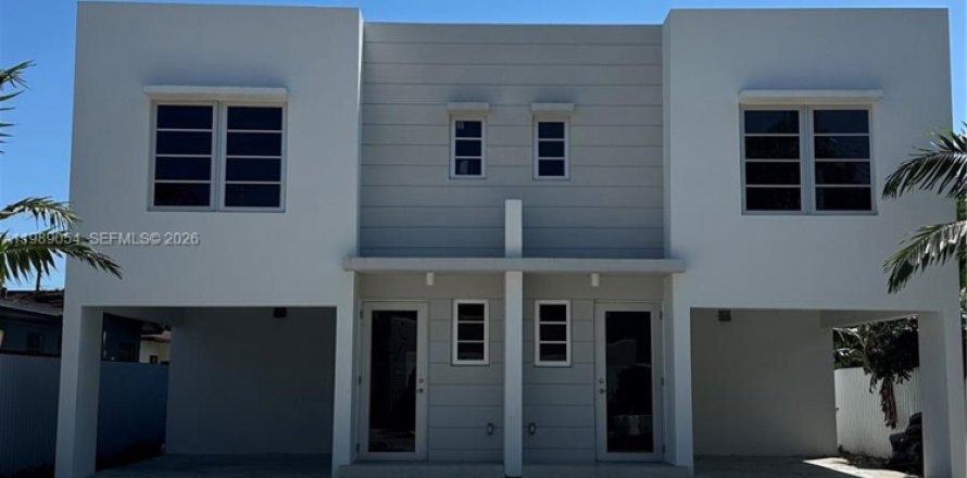Villa ou maison à Miami, Floride 3 chambres № 2063088