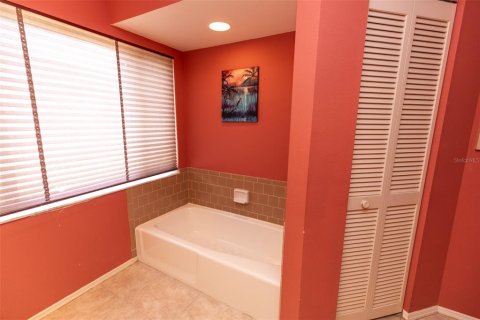 House in Rotonda, Florida 3 bedrooms, 191.29 sq.m. № 1759298 - photo 18