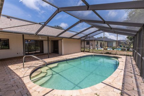 House in Rotonda, Florida 3 bedrooms, 191.29 sq.m. № 1759298 - photo 29