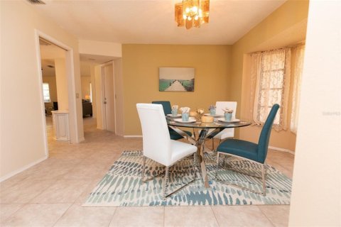 House in Rotonda, Florida 3 bedrooms, 191.29 sq.m. № 1759298 - photo 4