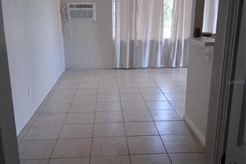 Apartamento en alquiler en Saint Petersburg, Florida, 2 dormitorios, 76.64 m2 № 1913928 - foto 1