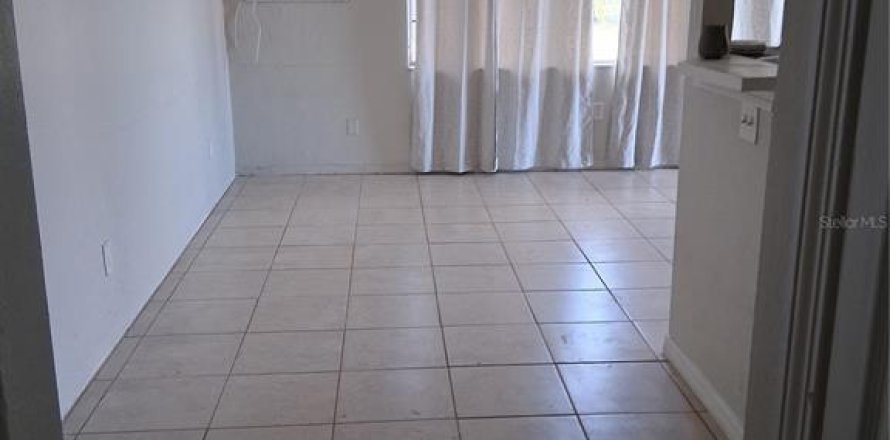 Apartment in Saint Petersburg, Florida 2 bedrooms, 76.64 sq.m. № 1913928