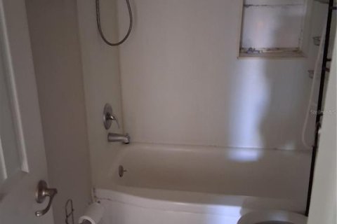 Apartamento en alquiler en Saint Petersburg, Florida, 2 dormitorios, 76.64 m2 № 1913928 - foto 3