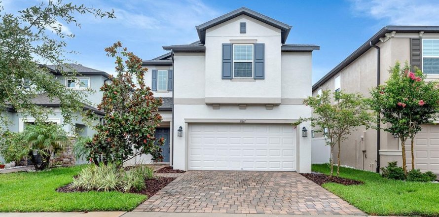 House in Wesley Chapel, Florida 3 bedrooms, 242.94 sq.m. № 2291072