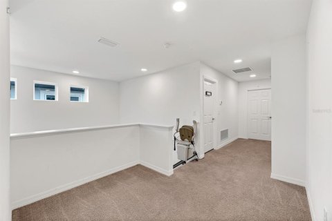 House in Wesley Chapel, Florida 3 bedrooms, 242.94 sq.m. № 2291072 - photo 17