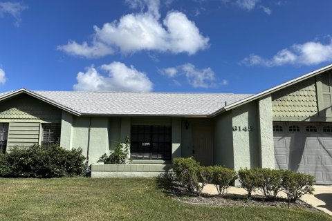Villa ou maison à vendre à Cocoa, Floride: 3 chambres, 180.79 m2 № 806989 - photo 1