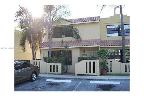 Touwnhouse à vendre à Sunrise, Floride: 3 chambres, 163.88 m2 № 1855372 - photo 1