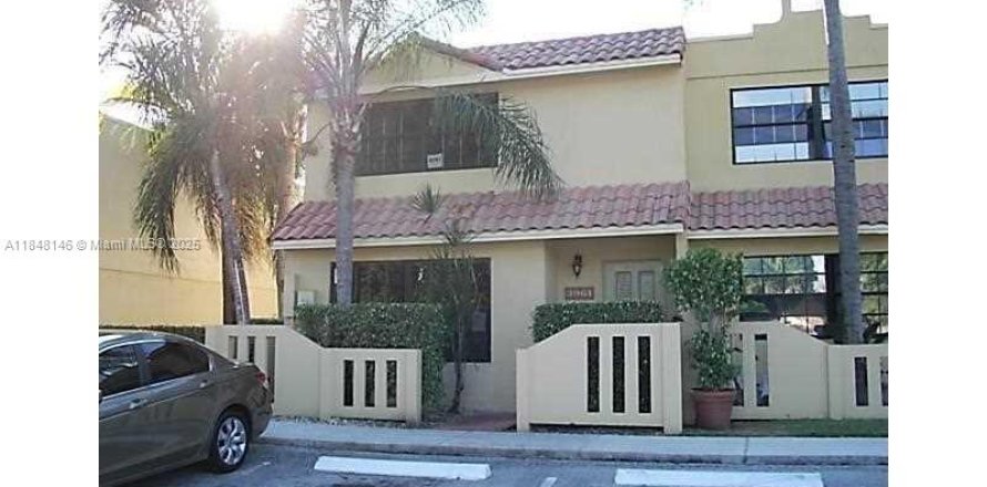 Adosado en Sunrise, Florida 3 dormitorios, 163.88 m2 № 1855372