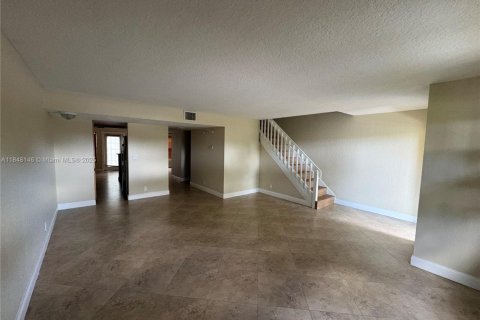 Touwnhouse à vendre à Sunrise, Floride: 3 chambres, 163.88 m2 № 1855372 - photo 11