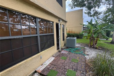 Touwnhouse à vendre à Sunrise, Floride: 3 chambres, 163.88 m2 № 1855372 - photo 6