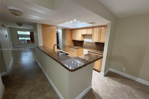 Touwnhouse à vendre à Sunrise, Floride: 3 chambres, 163.88 m2 № 1855372 - photo 17