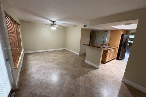 Touwnhouse à vendre à Sunrise, Floride: 3 chambres, 163.88 m2 № 1855372 - photo 16