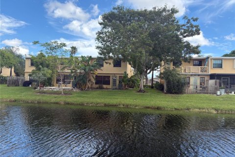 Touwnhouse à vendre à Sunrise, Floride: 3 chambres, 163.88 m2 № 1855372 - photo 9