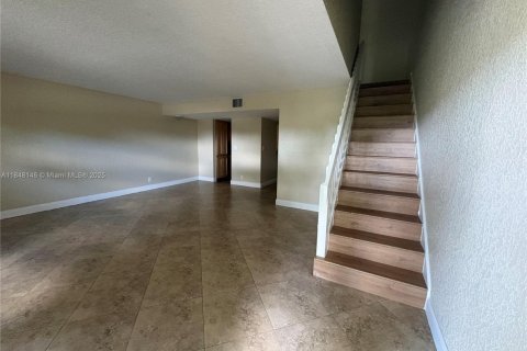 Touwnhouse à vendre à Sunrise, Floride: 3 chambres, 163.88 m2 № 1855372 - photo 10