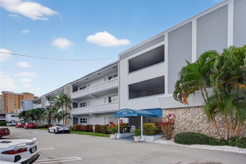 Copropriété à vendre à Pompano Beach, Floride: 1 chambre, 75.81 m2 № 2084401 - photo 9