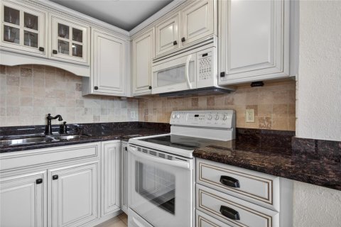 Copropriété à vendre à Pompano Beach, Floride: 1 chambre, 75.81 m2 № 2084401 - photo 17