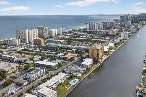 Copropriété à vendre à Pompano Beach, Floride: 1 chambre, 75.81 m2 № 2084401 - photo 2