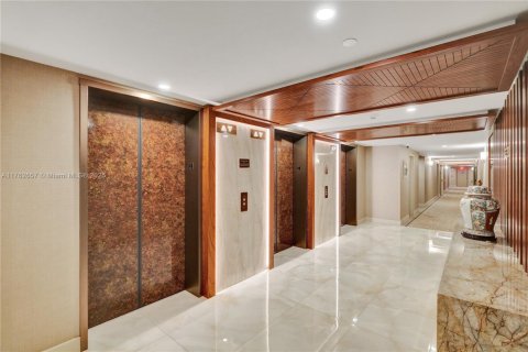 Condo in Miami, Florida, 2 bedrooms  № 1865443 - photo 16
