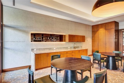 Condo in Miami, Florida, 2 bedrooms  № 1865443 - photo 18