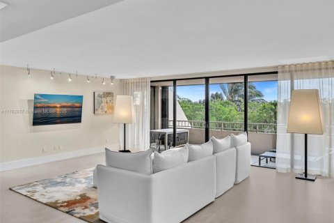 Condo in Miami, Florida, 2 bedrooms  № 1865443 - photo 4