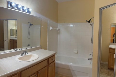 Condo in Orlando, Florida, 2 bedrooms  № 1853619 - photo 27