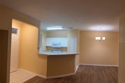 Condo in Orlando, Florida, 2 bedrooms  № 1853619 - photo 5