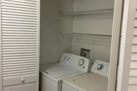Condo in Orlando, Florida, 2 bedrooms  № 1853619 - photo 25