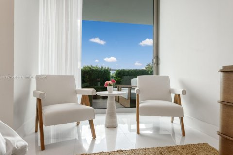 Condominio en venta en Bal Harbour, Florida, 2 dormitorios, 162.76 m2 № 1977395 - foto 12