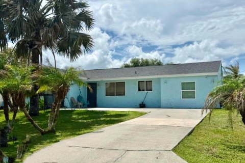 Casa en Palm Bay, Florida 4 dormitorios, 142.51 m2 № 2334549