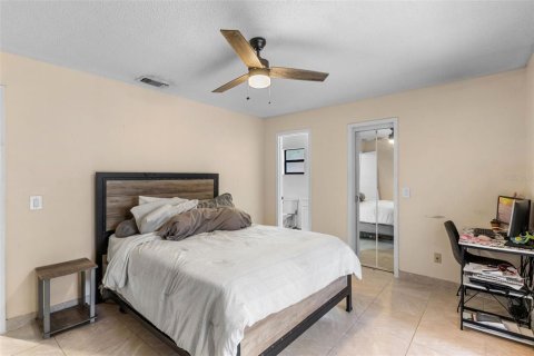 Casa en venta en Deltona, Florida, 3 dormitorios, 120.59 m2 № 1846799 - foto 9
