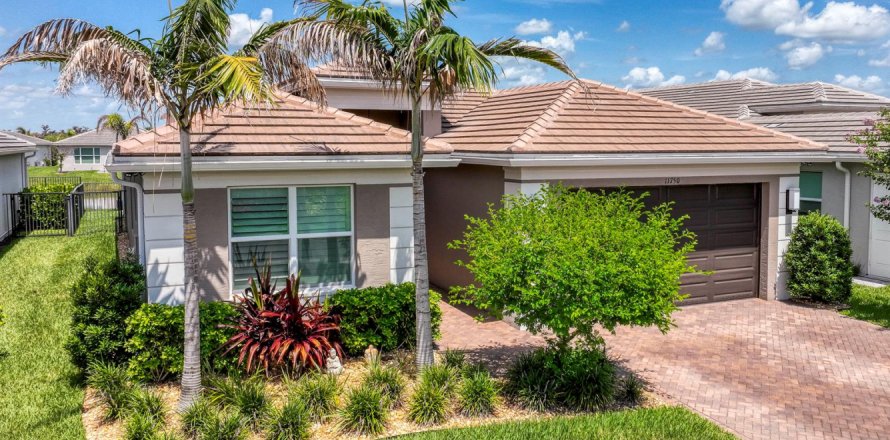 Villa ou maison à Port St. Lucie, Floride 3 chambres, 218.51 m2 № 2187052