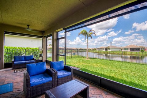 Villa ou maison à vendre à Port St. Lucie, Floride: 3 chambres, 218.51 m2 № 2187052 - photo 3