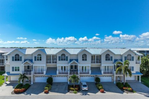 Townhouse in Placida, Florida 4 bedrooms, 208.57 sq.m. № 1526128 - photo 1