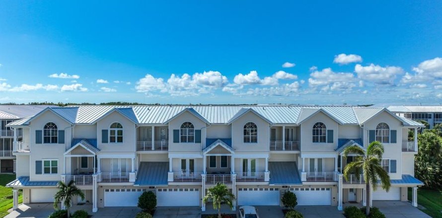 Townhouse in Placida, Florida 4 bedrooms, 208.57 sq.m. № 1526128