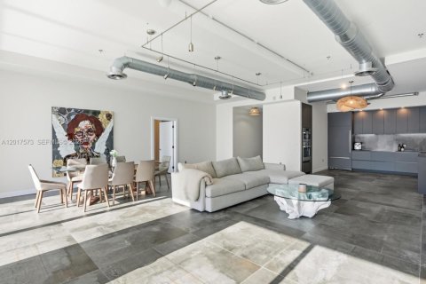 Condo in Miami, Florida, 3 bedrooms  № 2154014 - photo 21