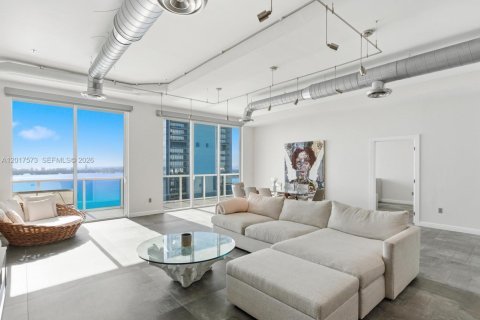 Condo in Miami, Florida, 3 bedrooms  № 2154014 - photo 17