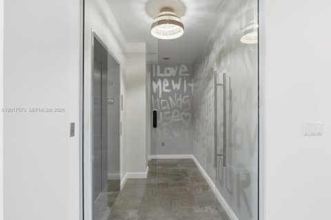 Condo in Miami, Florida, 3 bedrooms  № 2154014 - photo 13