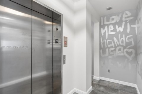 Condo in Miami, Florida, 3 bedrooms  № 2154014 - photo 15
