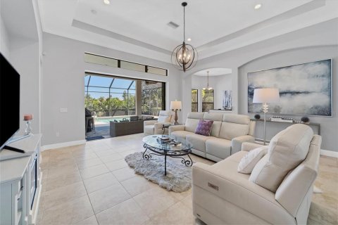 House in Lakewood Ranch, Florida 3 bedrooms, 215.63 sq.m. № 2108317 - photo 8