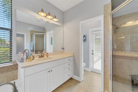 House in Lakewood Ranch, Florida 3 bedrooms, 215.63 sq.m. № 2108317 - photo 22