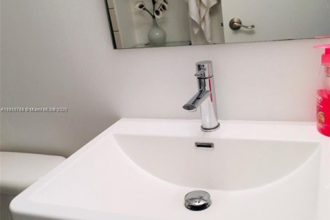 Copropriété à louer à Miami, Floride: 1 chambre, 79.99 m2 № 1961711 - photo 15