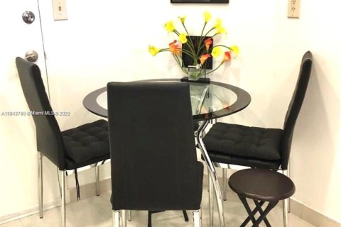 Copropriété à louer à Miami, Floride: 1 chambre, 79.99 m2 № 1961711 - photo 10