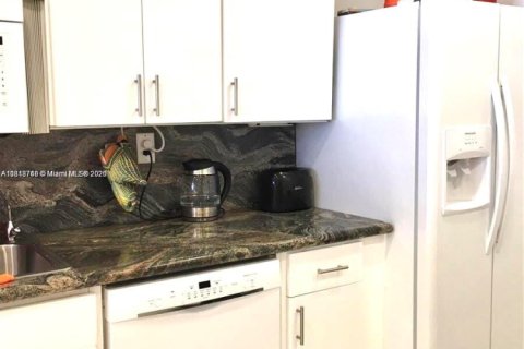 Copropriété à louer à Miami, Floride: 1 chambre, 79.99 m2 № 1961711 - photo 13