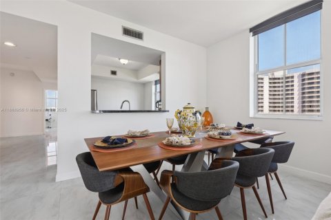 Condominio en venta en Aventura, Florida, 2 dormitorios, 153.29 m2 № 1944839 - foto 7